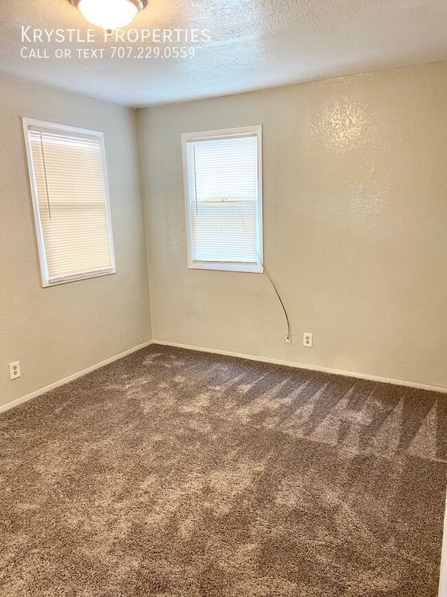 Building Photo - 1056 Taylor Ave