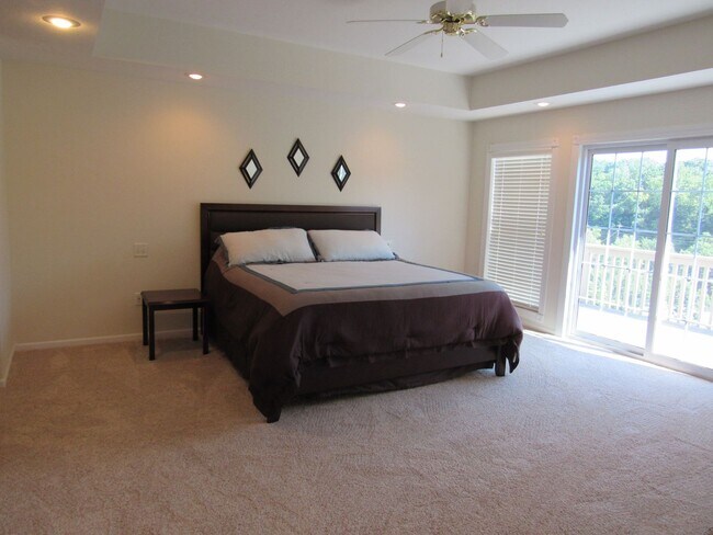 Building Photo - Osage Beach house for rent