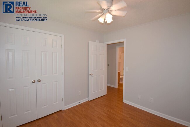 Building Photo - 6000 Bridgewater Dr