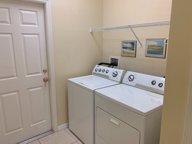 Building Photo - WATERS EDGE/LK NONA-8641 Bradleys Landing St Orlando FL 32827