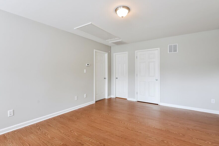 Building Photo - 402 Star Ruby Dr