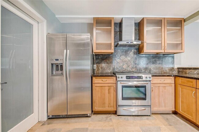 Building Photo - 1025 Wentworth Ct