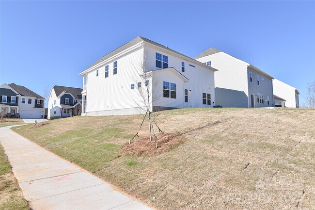 Building Photo - 261 Abersham Dr