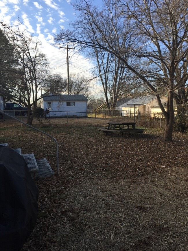 Building Photo - 2 Bedroom House Downtown Greenville