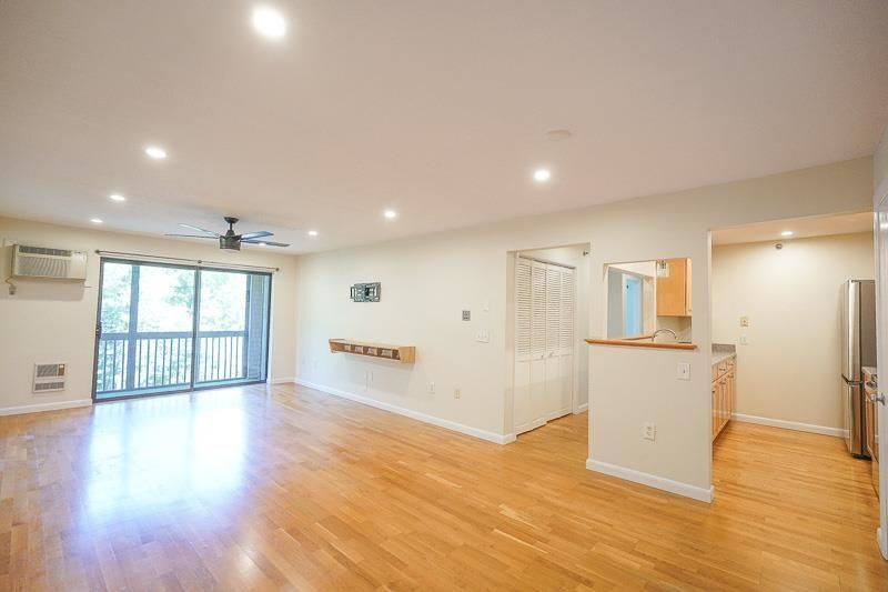 Building Photo - 500 Candlewood 38