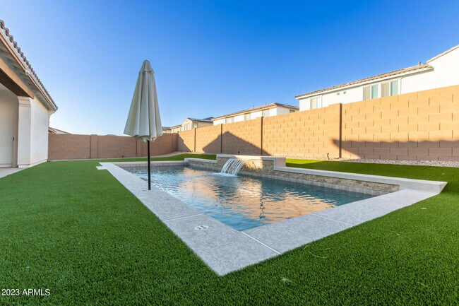 Building Photo - 14038 W Desert Hollow Dr