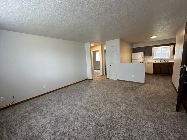 Building Photo - 4451 Vasey Ave