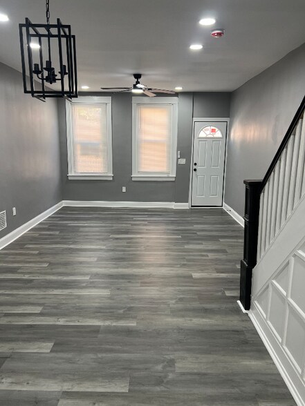 Building Photo - 510 McClellan St