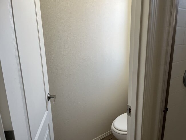 Building Photo - 5303 E Twain Ave