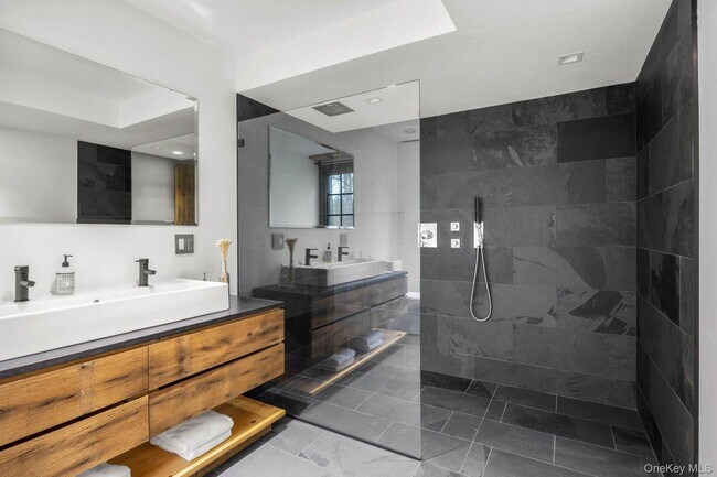 Building Photo - 156 Co Rte 7