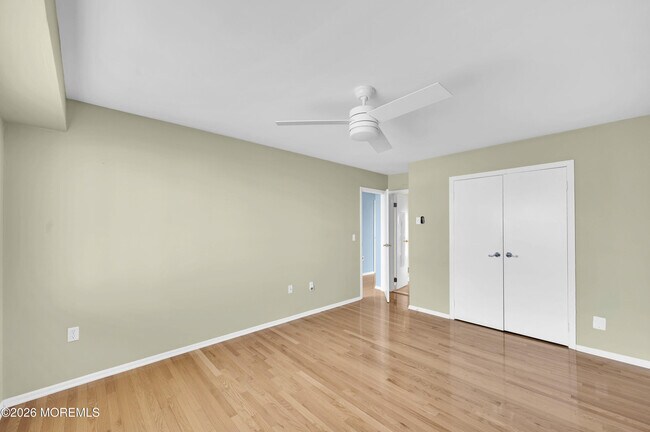 Building Photo - 2 Island View Way