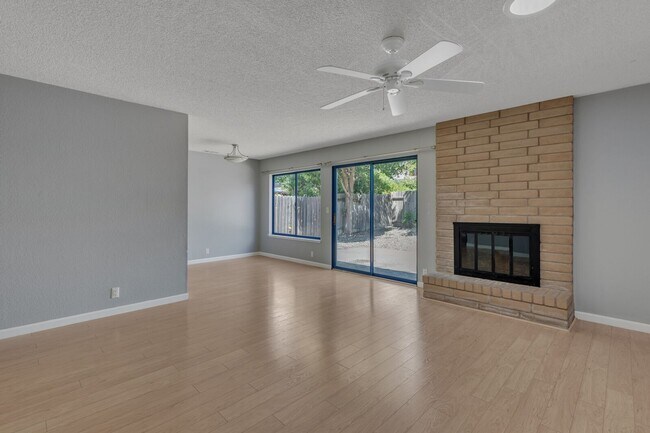 Building Photo - 115 Guaymas Pl
