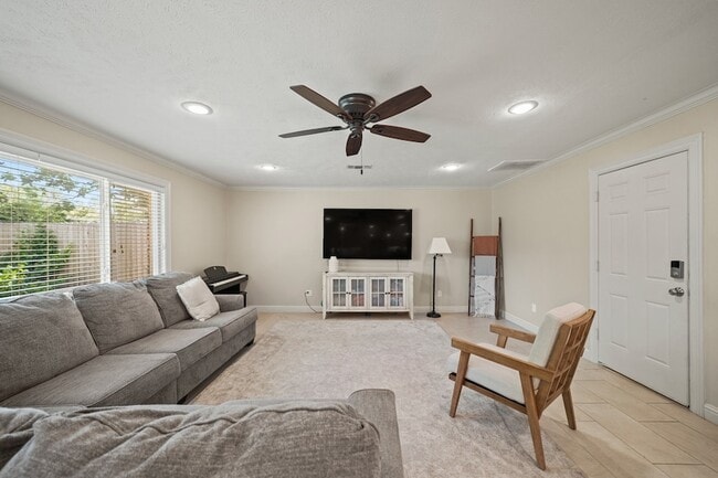 Building Photo - 5427 Stillbrooke Dr