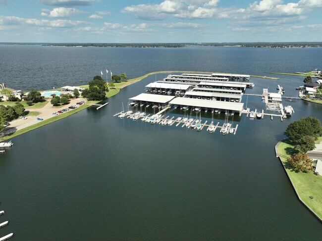Building Photo - 12600 Melville Dr