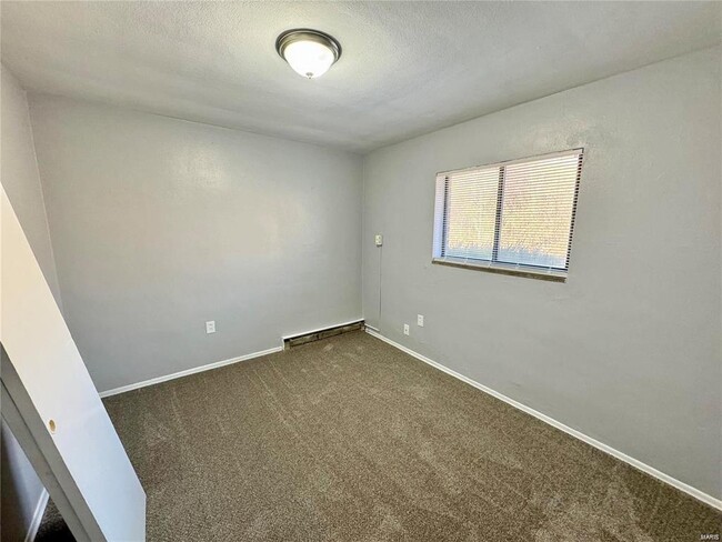 Building Photo - 2600 Dutch Hollow Rd