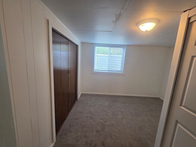 Building Photo - Audubon-Downriver Neighborhood 3+ bedroom, 1 bath corner lot with large, fenced yard