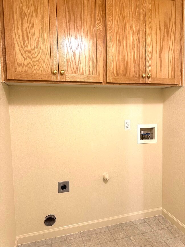 Building Photo - 238 Westbury Ln