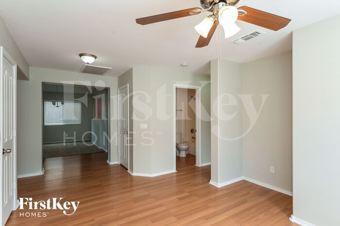 Building Photo - 2854 S Abbey