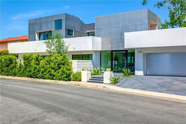 Primary Photo - 9653 Highridge Dr