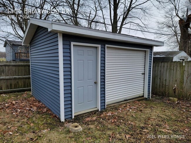 Building Photo - 1406 Briarwood Dr