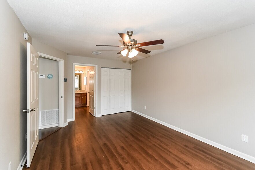 Building Photo - 10335 Arrow Forest Ct