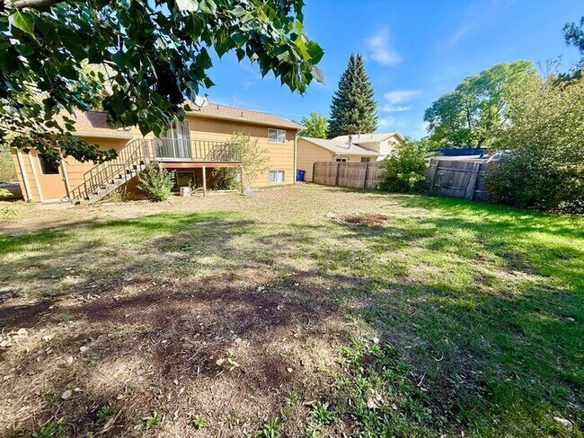 Building Photo - MOVE IN SPECIAL! FIRST 2 WEEKS FREE!!! 4 B...