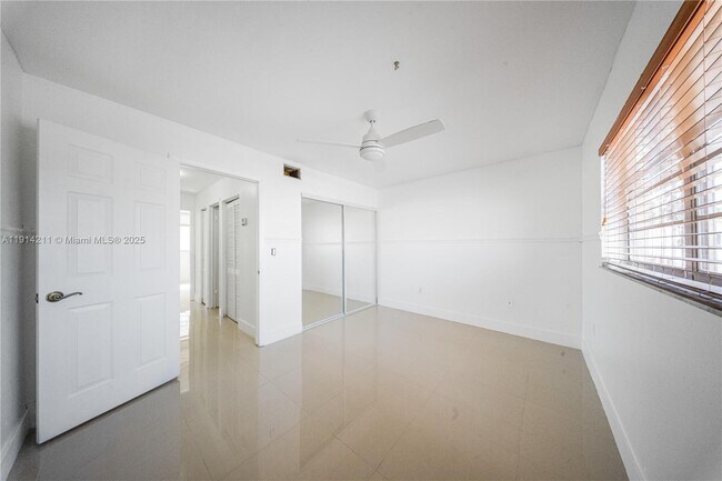 Building Photo - 1780 W 56th Terrace