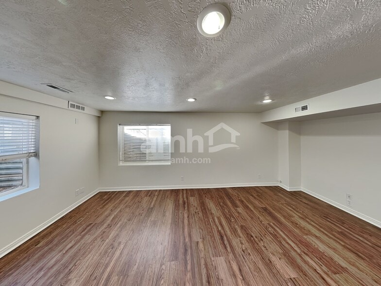 Building Photo - 3328 Celebration Dr