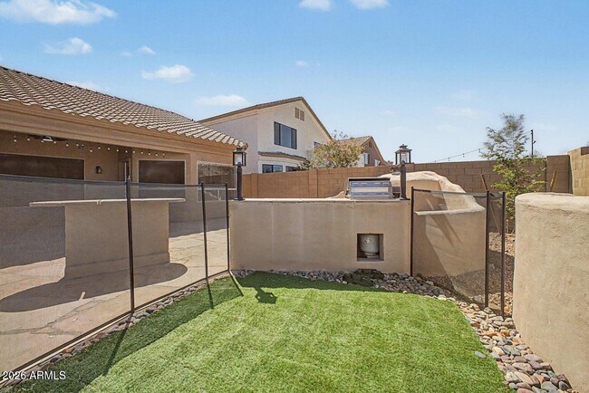 Building Photo - 1320 E Cottonwood Ln