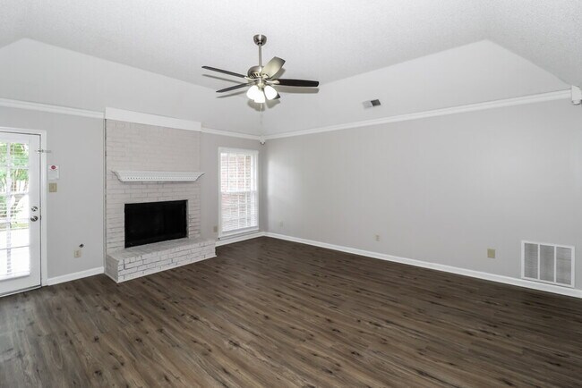 Building Photo - 1582 Wind River Cir E