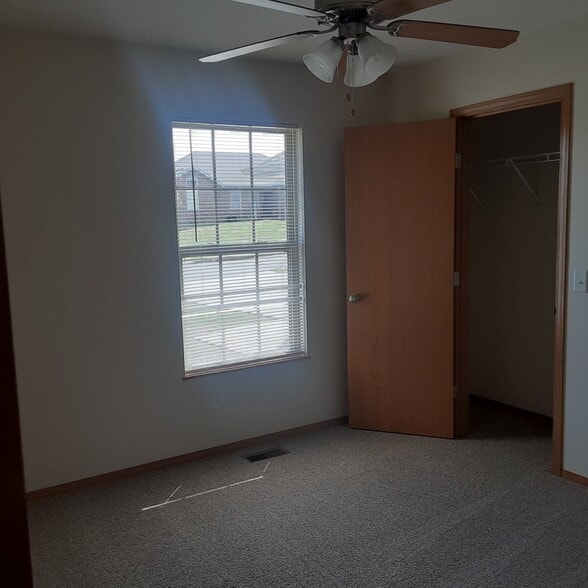 Building Photo - 325 S Casa Grande Ave