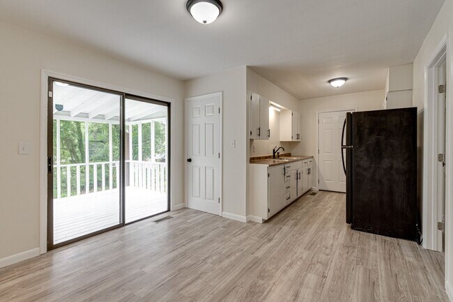 Building Photo - Charming 3-Bedroom Home in East Chattanooga