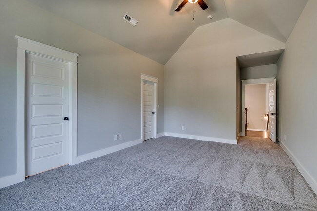 Building Photo - 1523 Straightway Ave