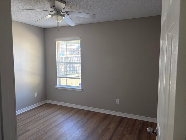 Building Photo - 11338 Herschel Loop