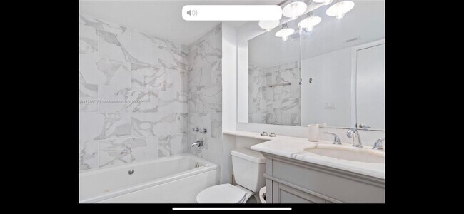 Building Photo - 400 S Pointe Dr