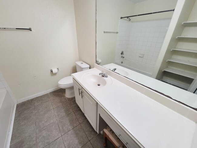 Building Photo - 12835 Regal Oaks Bend Ln