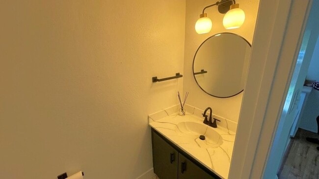 Building Photo - Walnut Creek! Highly desirable Countrywood...