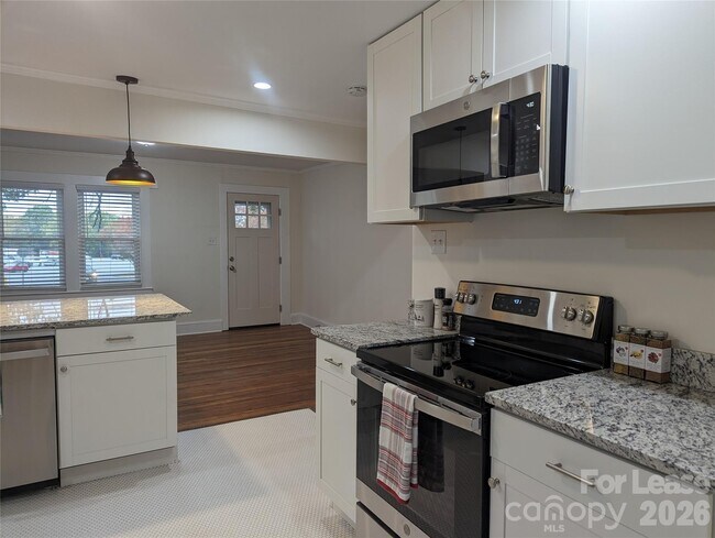 Building Photo - 215 Eastside Dr