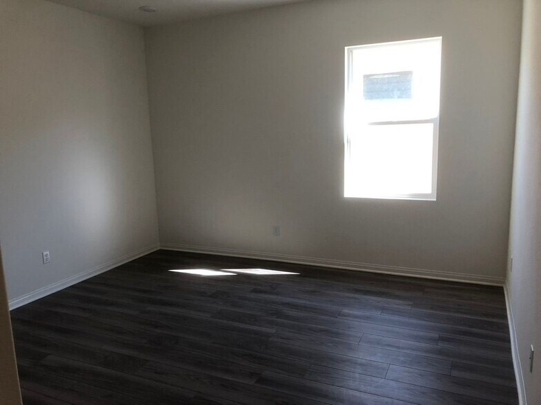 Building Photo - 19806 Barnfield Pl