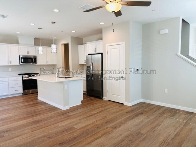 Building Photo - 616 Ophelia Ave