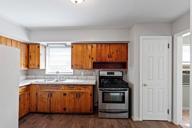 Building Photo - 1221 Belmont St