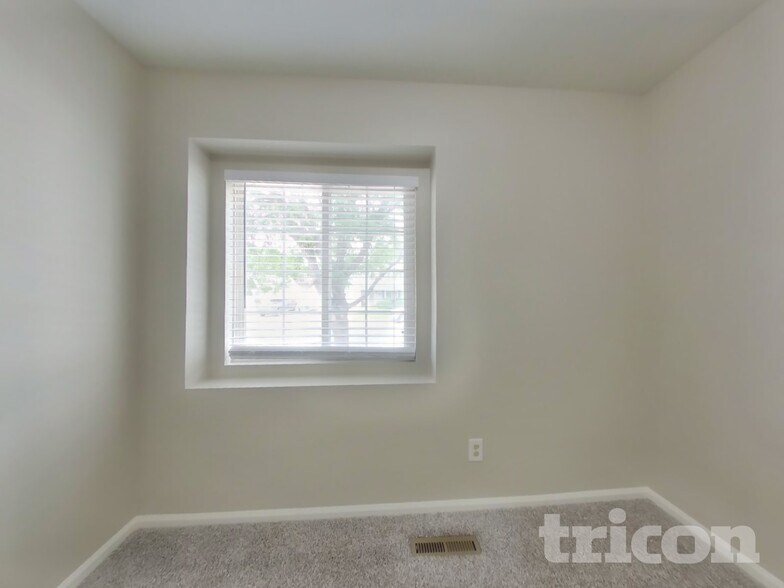 Building Photo - 4318 Sunridge Dr