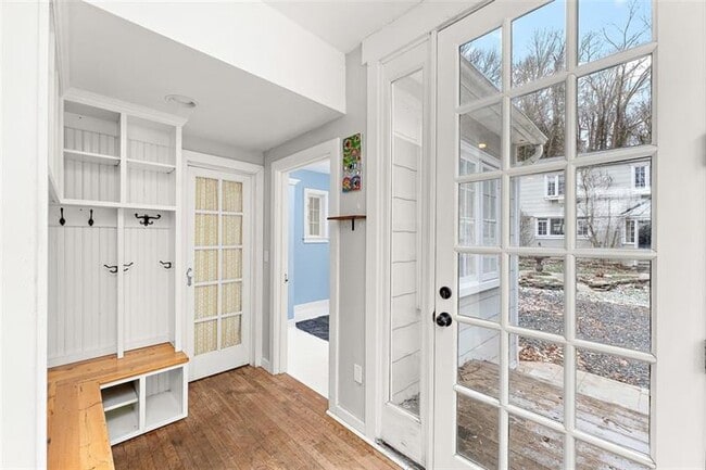 Building Photo - 732 Orchard Terrace