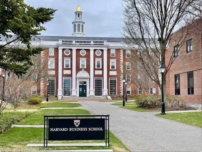 Building Photo - 227 R Western Ave