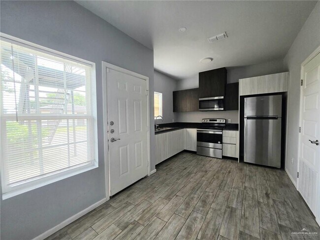 Building Photo - 1514 Quitaca Dr