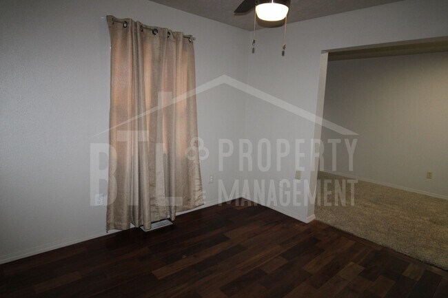 Building Photo - Beautiful Duplex in Kimberling City - Utilities included!