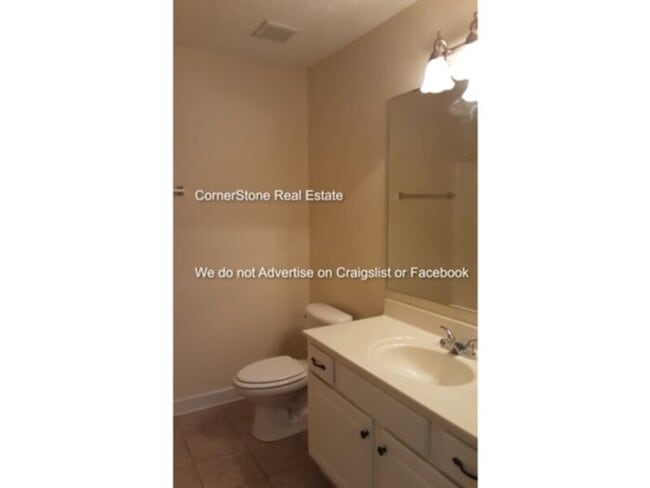 Building Photo - 1760 Renwick Dr