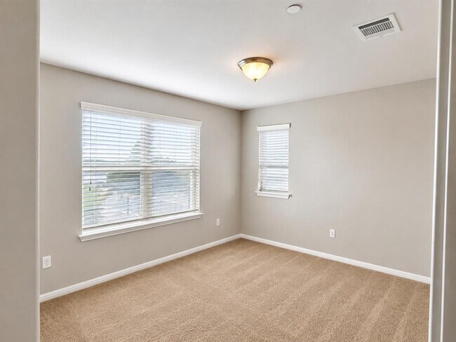 Building Photo - 2304 S Lakeline Blvd