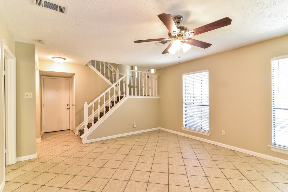 Building Photo - 15515 Windy Cove Dr