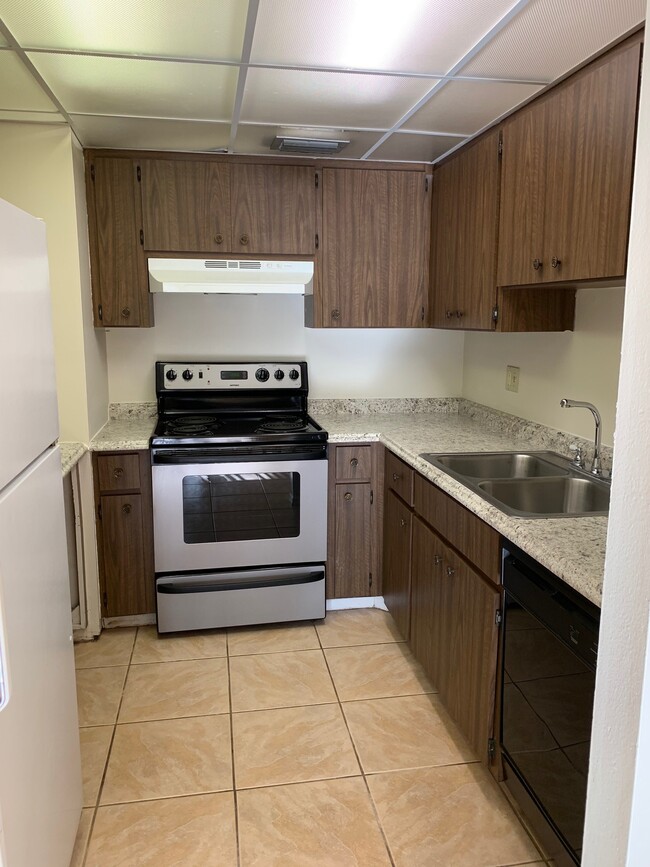Building Photo - 4845 Rilma Ave